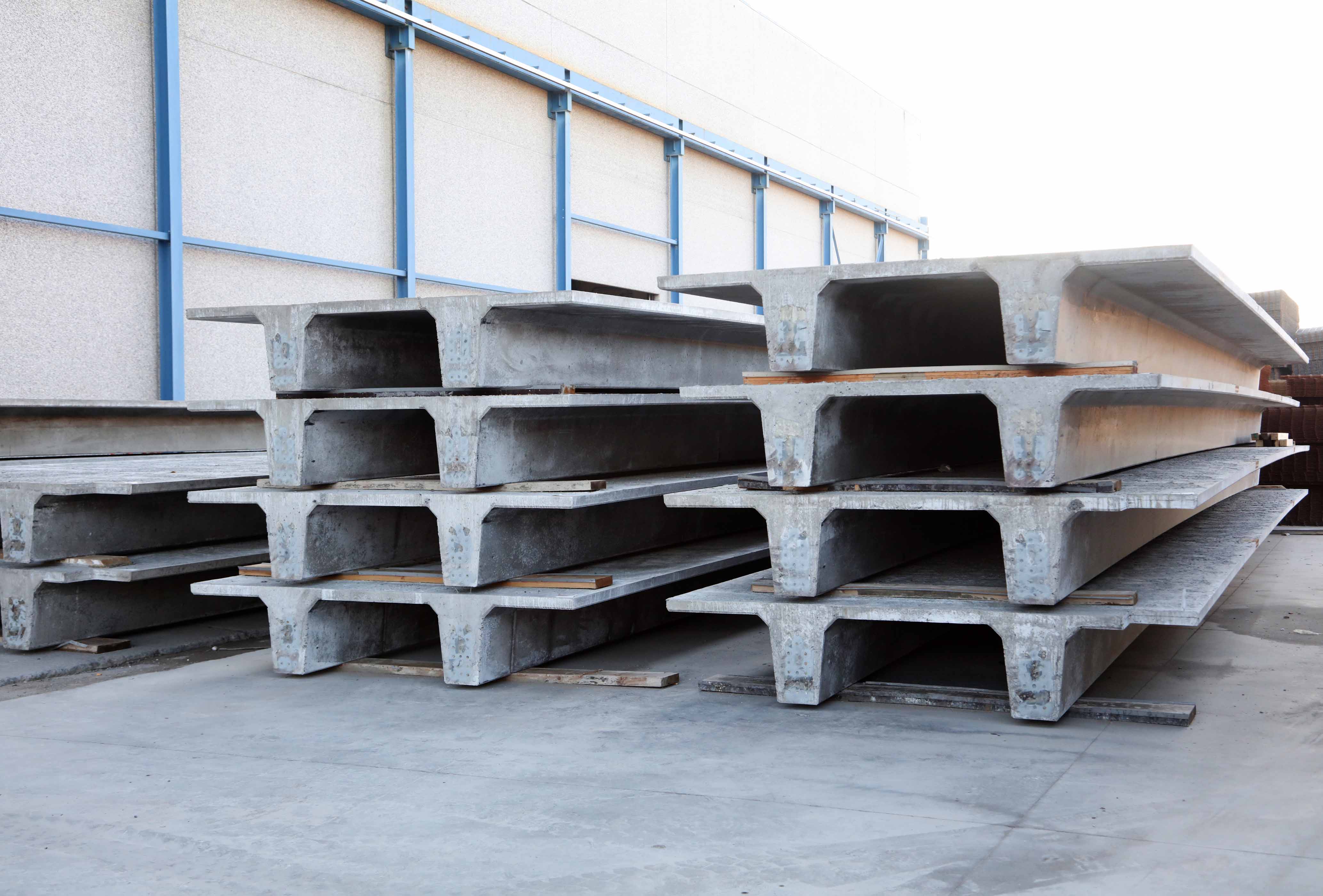 Prestressed concrete double tees